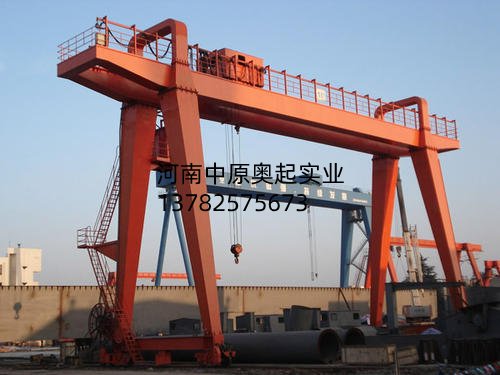 龍門吊門式起重機(jī)滑線距地面高度對操作人員有何要求？