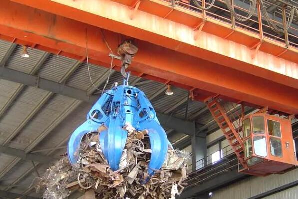 雙梁抓斗橋式起重機電動機的絕緣層構造，是根據(jù)電流量尺寸或是工作電壓多少明確?