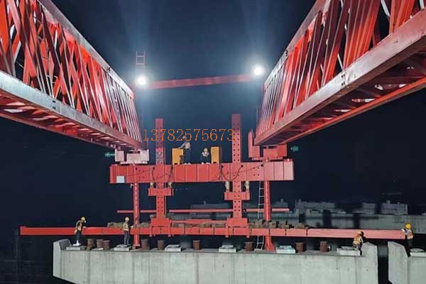 HNJQ60-360配重架橋機(jī)，廣州白云跨鐵項(xiàng)目，架設(shè)完成