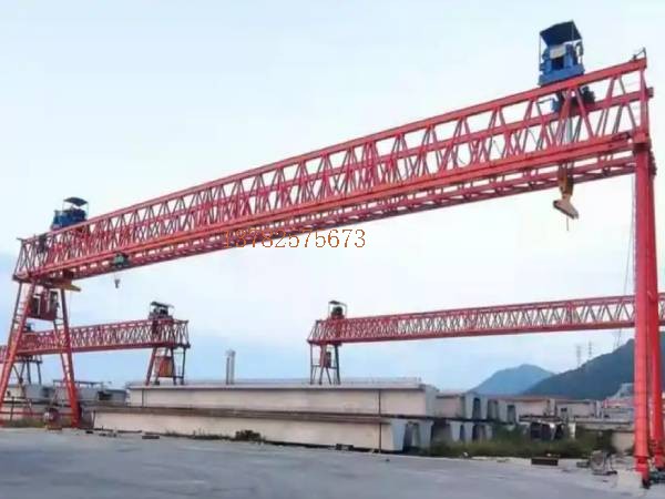 龍門吊門式起重機(jī)如何進(jìn)行定期**檢查？